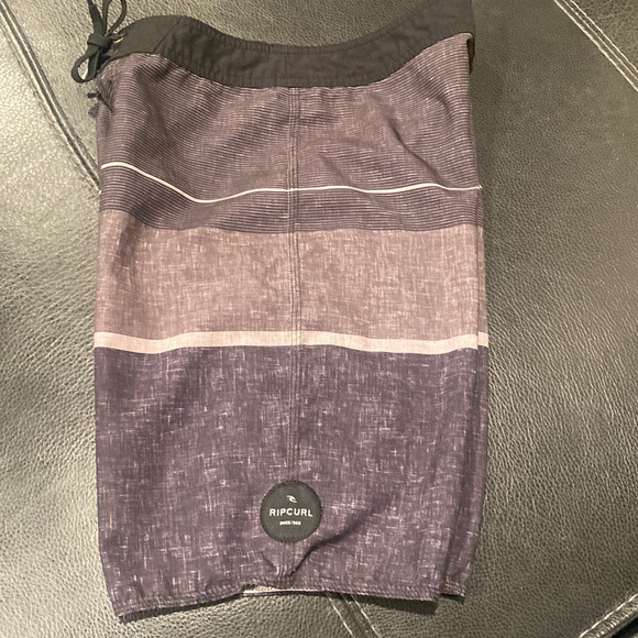 Rip curl board shorts size 25 - Picture 2 of 2